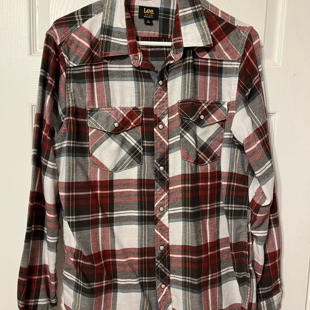 Lee Red and Black Casual Button Down Shirt | GUC | MED